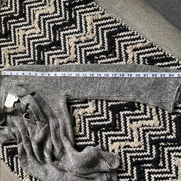 Brochu Walker Lace Up V-Neck Pullover - Picture 8 of 11